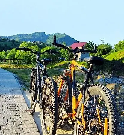 захарова оселя басейн на території є чан - джакузі