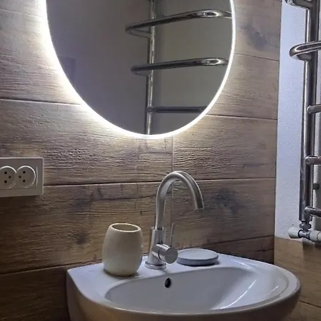 Guest house захарова оселя басейн на території є чан - джакузі 3*