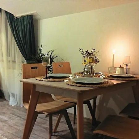 захарова оселя басейн на території є чан - джакузі