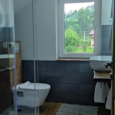 Guest house захарова оселя басейн на території є чан - джакузі Slavske