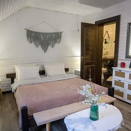 Guest house захарова оселя басейн на території є чан - джакузі Slavske