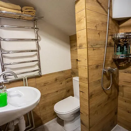 захарова оселя басейн на території є чан - джакузі Slavske