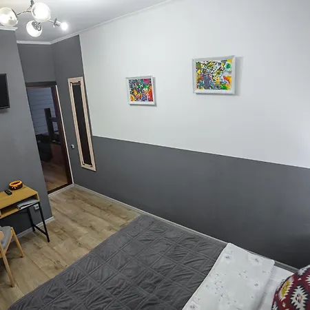 захарова оселя басейн на території є чан - джакузі Guest house Slavske