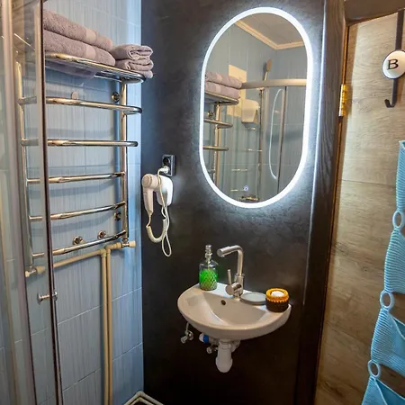 захарова оселя басейн на території є чан - джакузі 3*