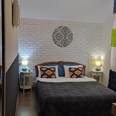 захарова оселя басейн на території є чан - джакузі