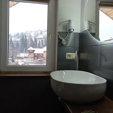 захарова оселя басейн на території є чан - джакузі 3*