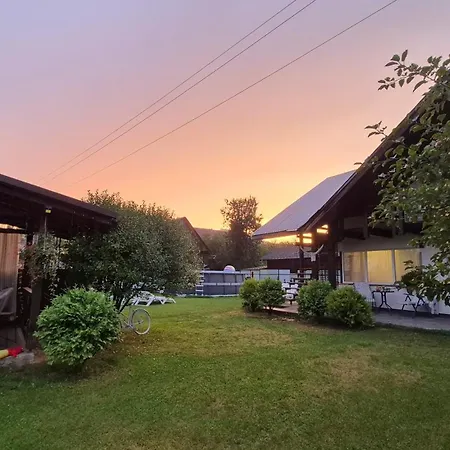 Guest house захарова оселя басейн на території є чан - джакузі Slavske