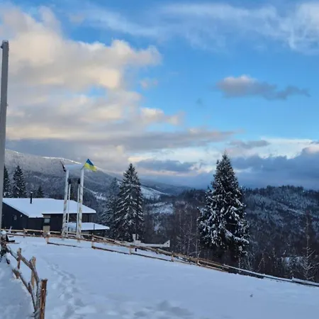 захарова оселя басейн на території є чан - джакузі スラブスク