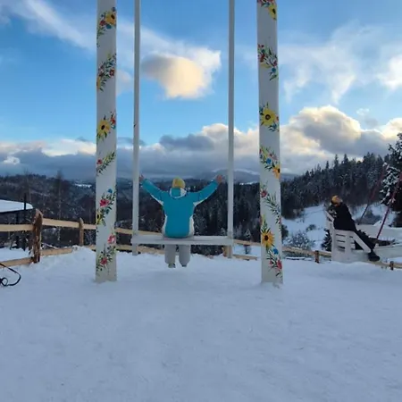 ゲストハウス захарова оселя басейн на території є чан - джакузі 3*