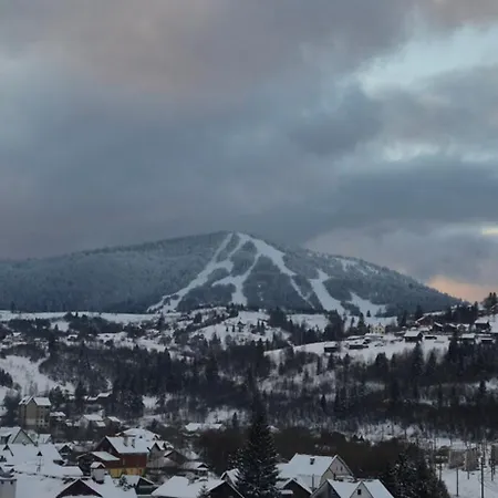 захарова оселя басейн на території є чан - джакузі Slavske