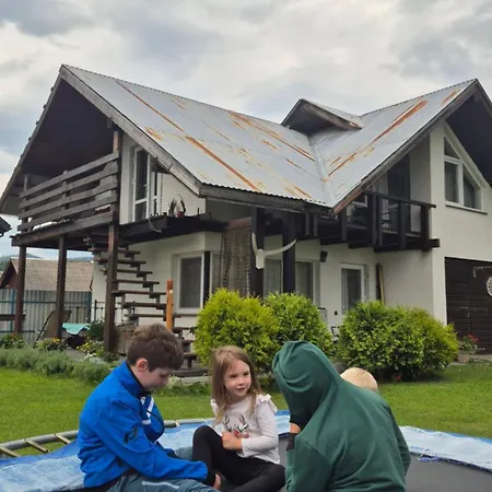Guest house захарова оселя басейн на території є чан - джакузі 3*
