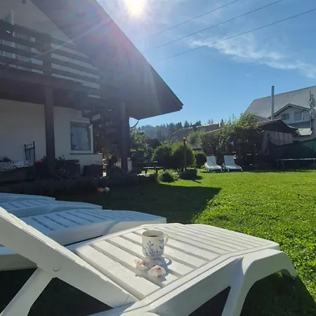 Guest house захарова оселя басейн на території є чан - джакузі Slavske