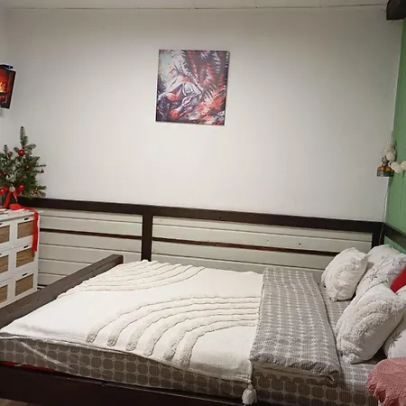 захарова оселя басейн на території є чан - джакузі Casa de hóspedes